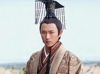 在发展经济方面，汉景帝刘启做出了哪些贡献？