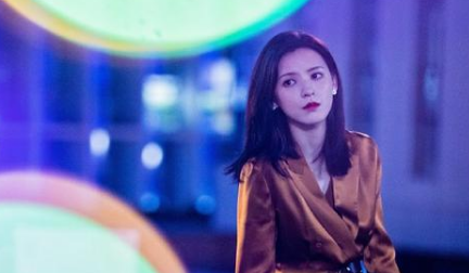 《夜色暗涌时》芒果TV上线，主打依旧是甜宠加爆笑的模式