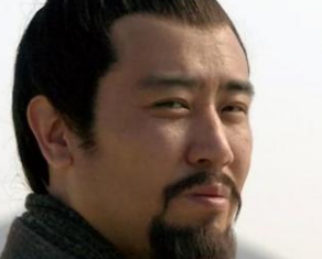 蜀汉建立后张飞担任的是什么官职？地位如何？