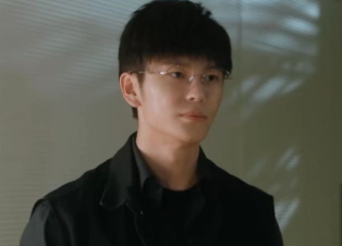 《女心理师》叶家辉为什么中断蒋静的咨询治疗？