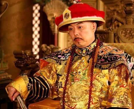 乾隆退位后都做了什么事情 嘉庆皇帝为何对此苦不堪言