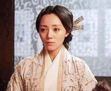 孝成许皇后到底有多惨？不但被废还被大臣骗财骗色