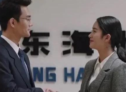 《大江大河2》梁思申的扮演者是谁？金晨为什么会被换掉