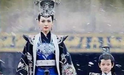 当朝太后为了情人害死儿子，在历史上评价如何？