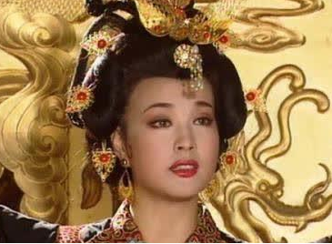 武则天是如何登上权力顶峰的？关键转折点是什么