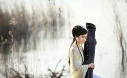《浪淘沙·借问江潮与海水》的原文是什么？这首词该如何赏析呢？