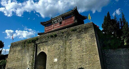 李自成在故宫住了28天，这期间他都干了什么？