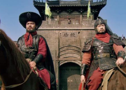 水浒中东郭门校场比武最大获利人是谁？为何事梁中书