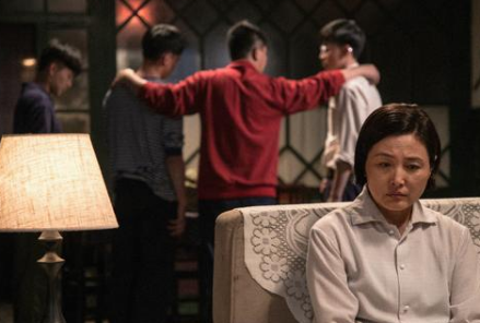 《妈妈在等你》已在央视首播，该剧采用“文学小说叙事模式”