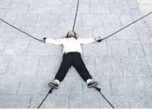 商鞅被行刑时，为何秦国百姓都欢呼雀跃？