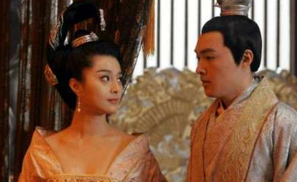 寿王李瑁在忍痛割爱杨玉环之后，杨玉环最后的结局如何？