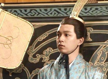 册立孙登为皇太子,孙登命侍中胡综作宾客名目,以诸葛恪为左辅都尉