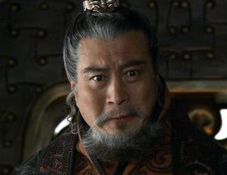 袁绍在军事经济方面的实力都优于曹操，为何还在官渡之战中战败？