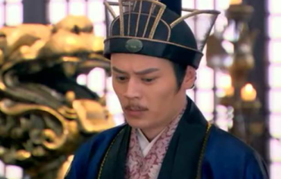 古代士兵作战时穿的战衣盔甲是谁发明的？