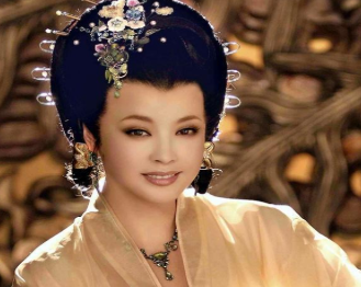 武则天已经风烛残年，李显发动神龙政变的目的是什么？