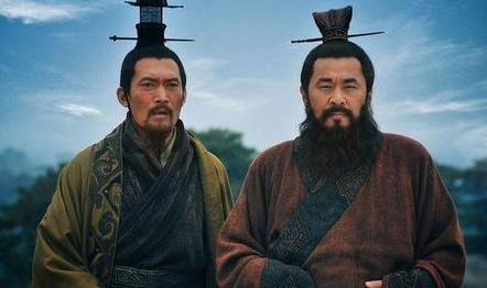 曹操和杨修相比 两人谁更加有才