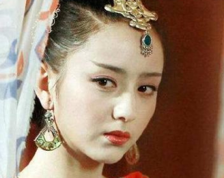 赵飞燕是如何逆袭的？她真的能在掌心翩翩起舞？