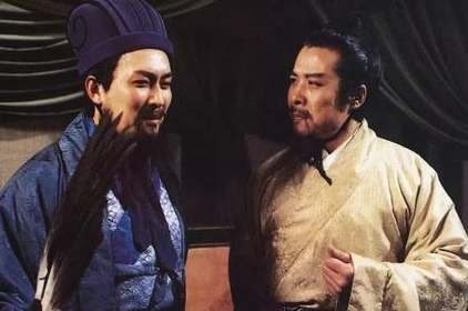 诸葛亮是少有的奇才，为何却辅佐弱小的刘备呢？