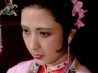 贾珍为何要趁贾琏不在时去见尤二姐？原因是什么