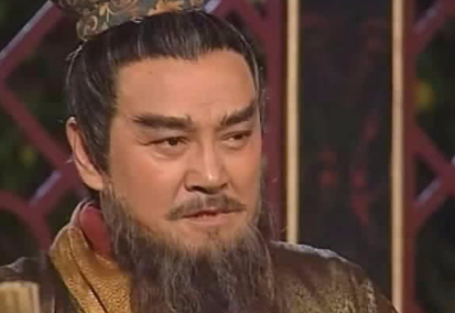 汉献帝是个傀儡，为何曹操还出处的敬重他呢？