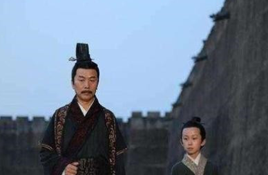 甘罗是如何年仅十二岁就被秦王拜为上卿呢？