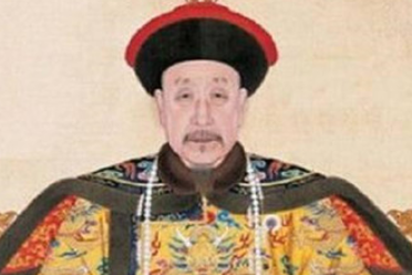 乾隆做了三年太上皇，这期间他做了什么？