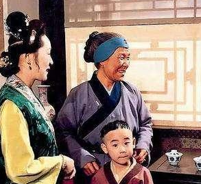 刘姥姥二进荣国府辞行时，为何没感谢给她一百零银两的王夫人？