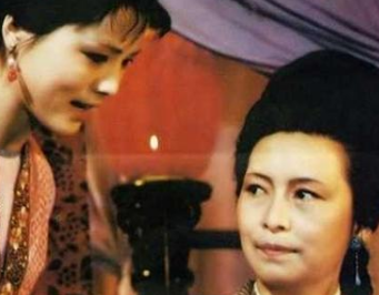 袭人背叛贾母选择投靠王夫人的原因是什么？有多惨？