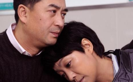 《结婚的秘密》开启首播模式，由张嘉益和王海燕担任主演