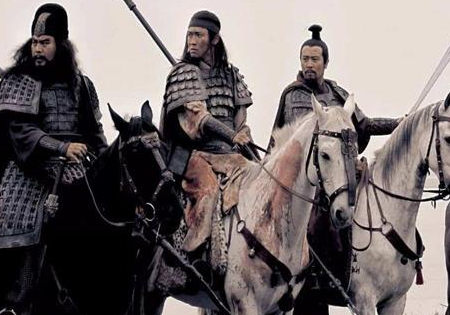 刘备入蜀后诸葛亮退幕后,庞统掌军机 刘备为什么要如此安排