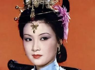 红楼梦中邢夫人在贾府是什么地位?她与贾母的关系如何