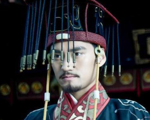 从农夫变成开国皇帝，刘秀是如何做到的？