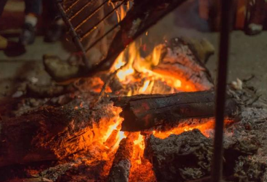 从古诗词中探索古人取暖的方法，他们是如何度过寒冬的？