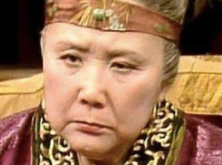 红楼梦中王夫人与贾母之间的关系如何？为何要算计她