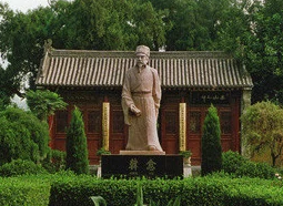 对于狂热的崇佛热潮，韩愈是如何表达自己的主张的？