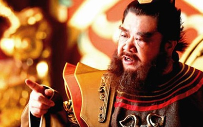 李存勖为何极度猜忌功臣，却非常宠信伶人呢？