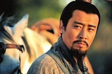 刘备为什么能从一介平民成就蜀汉霸业呢？