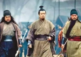 历史上刘备带十多万百姓逃亡是真实存在的吗？是怎么回事