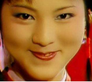 红楼梦中袭人会远离黛玉亲近宝钗的原因是什么