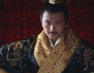 汉哀帝刘欣继位后，打压王莽的真正目的是什么？