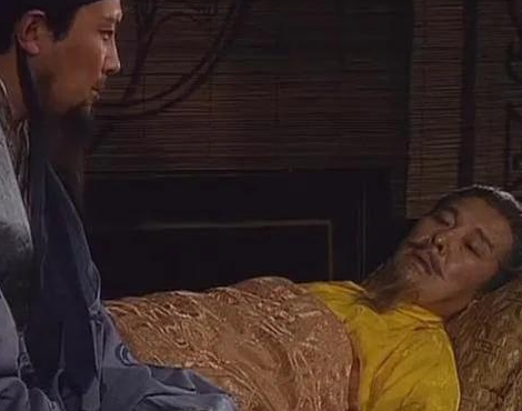 诸葛亮死后被刘禅清查家底 刘禅得知后为何摔了杯子