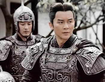 曹丕在三人的辅助下才继位魏王，这三人是谁？