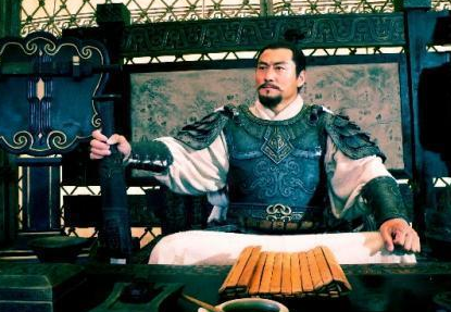 孙坚与孙权作为父子 两人的方向为何截然不同