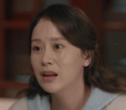 《心居》冯晓琴为什么帮史老板？
