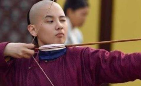 乾隆的儿子永珹为什么被送给大臣？