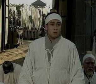 力士山周王室是如何日渐衰微的？与郑国有何关系？