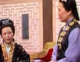 红楼梦贾母知道晴雯被撵后，是什么样的表现？