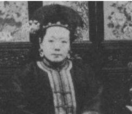 庄顺皇贵妃乌雅氏是什么出身？她在后宫的地位如何？