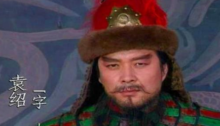 潘凤在汜水关前迎战华雄，为何战不多时就被华雄斩杀？
