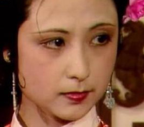 红楼梦中王熙凤是一个什么样的人物？